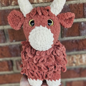 Handgemachte Highland Kuh Plushie - weiches gehäkeltes Kuscheltier