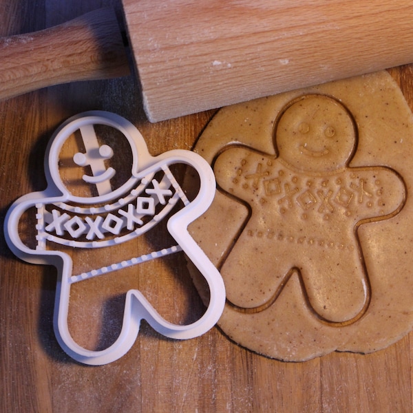 Gingerbread Man Sweater Cookie Cutter | Utstikker Pepperkake Man Genser | Jul Christmas | Koselig | Knitting | Wool Yarn | Craft Tools