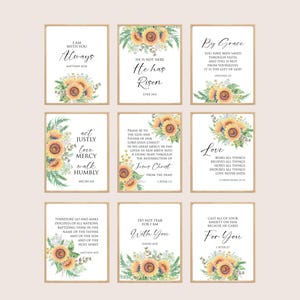 Op de afbeelding: Negen ingelijste kunstafdrukken met inspirerende citaten en zonnebloemarrangementen. De prints bevatten zinnen als "Always", "He has Risen" en "Love". Elke print heeft een witte achtergrond met zwarte tekst en een zonnebloemontwerp.