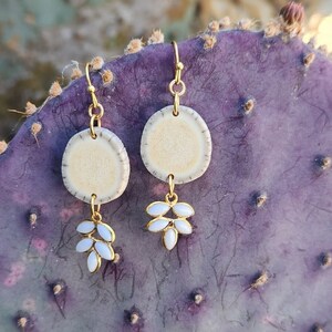 Real Deer Antler Earrings, 18k Gold Plated Chandelier Earrings, Boho Rustic, Unique Earring Gift, White Agate Earrings, Dangle
