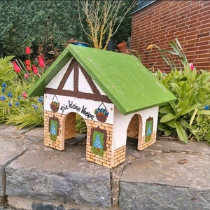 House small pub green for guinea pigs bunnies rabbits rodents