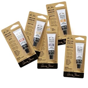 Puede incluir: Seis tubos de cera para dorar Annie Sloan en diferentes colores: cobre, oro brillante, oro c&aacute;lido, plata oscura, plata brillante y cobre. Cada tubo es de 15 ml (0,5 fl oz EE. UU.).