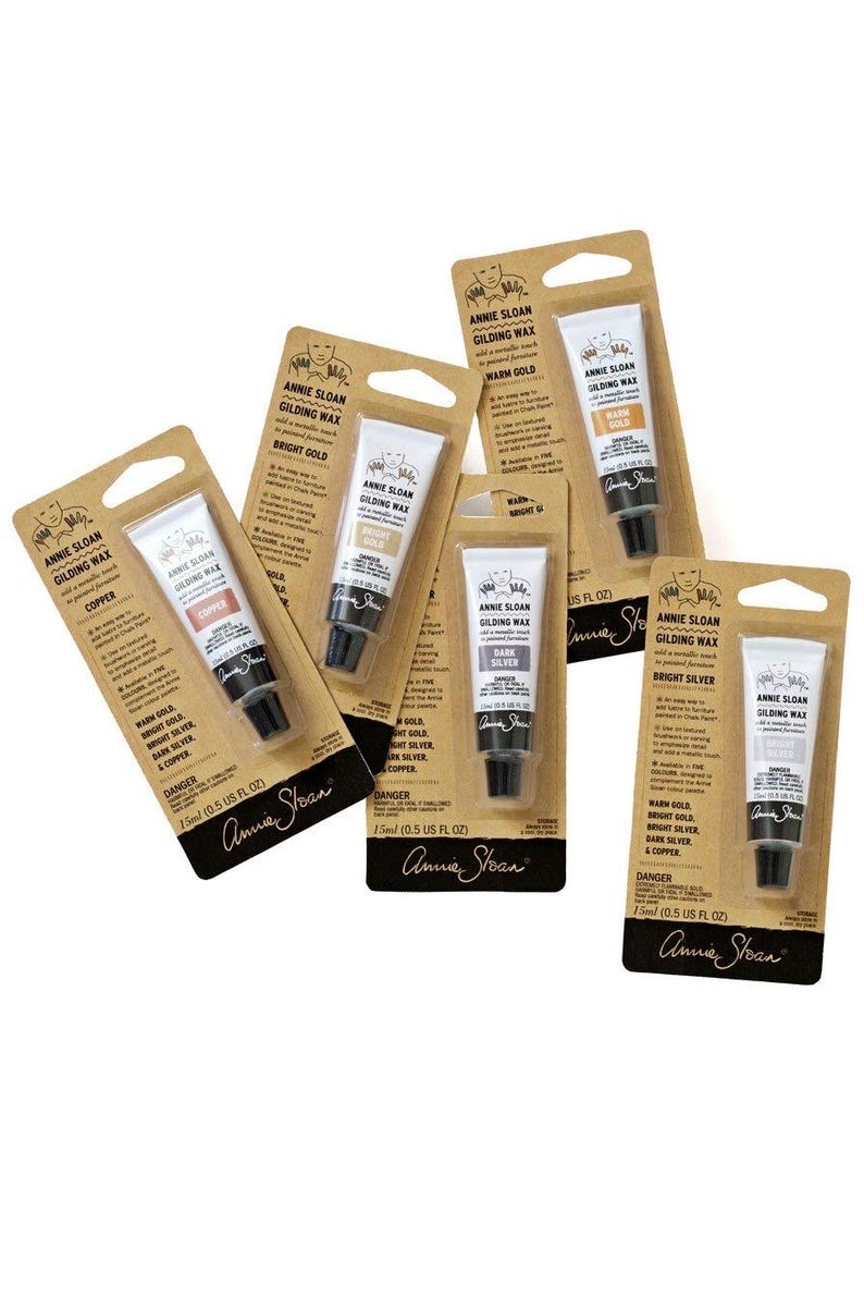 Puede incluir: Seis tubos de cera para dorar Annie Sloan en diferentes colores: cobre, oro brillante, oro c&aacute;lido, plata oscura, plata brillante y cobre. Cada tubo es de 15 ml (0,5 fl oz EE. UU.).