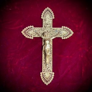 Vintage Brass Filigree Crucifix Cross INRI Jesus