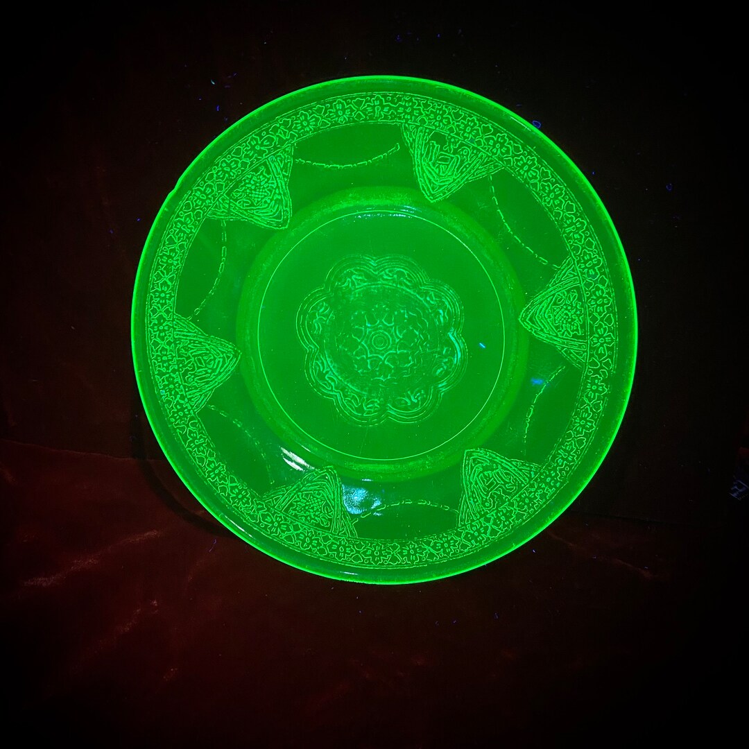 Uranium Glass Plate Federal Lovebirds Pattern Etsy