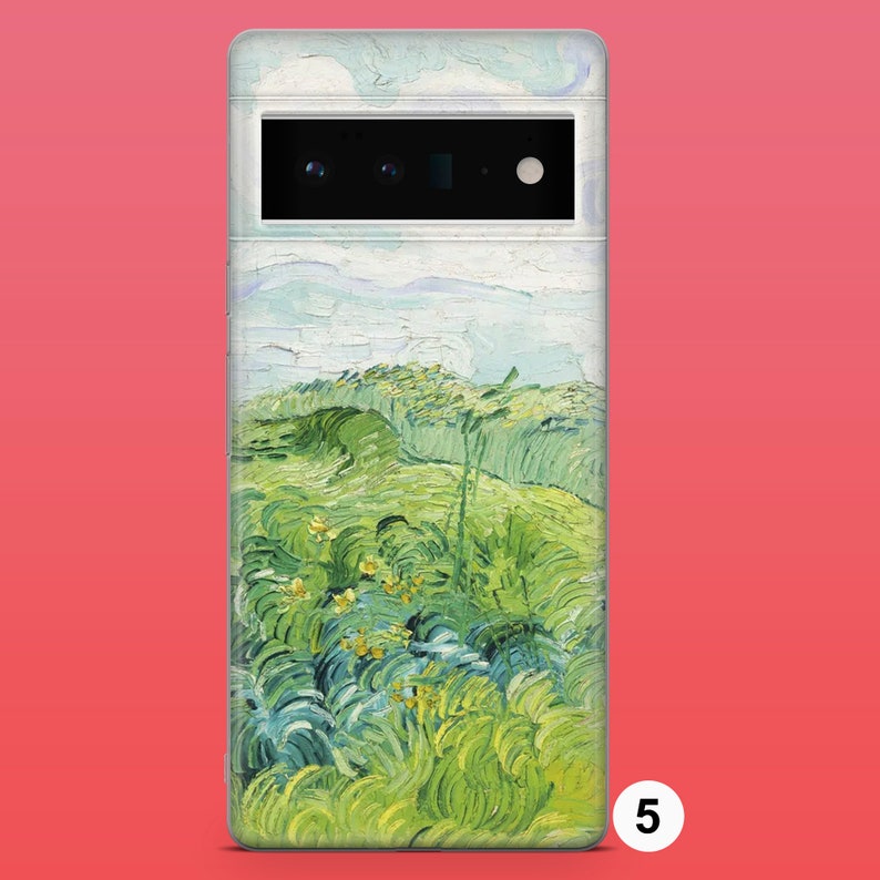 Op de afbeelding: Een telefoonhoesje met een schilderij van een groen veld met gele bloemen. Het schilderij is in de stijl van Vincent van Gogh. Het hoesje heeft een zwarte camera-uitsparing.