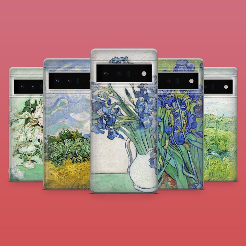 Op de afbeelding: Vijf verschillende telefoonhoesjes met beroemde schilderijen van Vincent van Gogh. De hoesjes tonen afbeeldingen van zonnebloemen, irissen en een sterrennacht.
