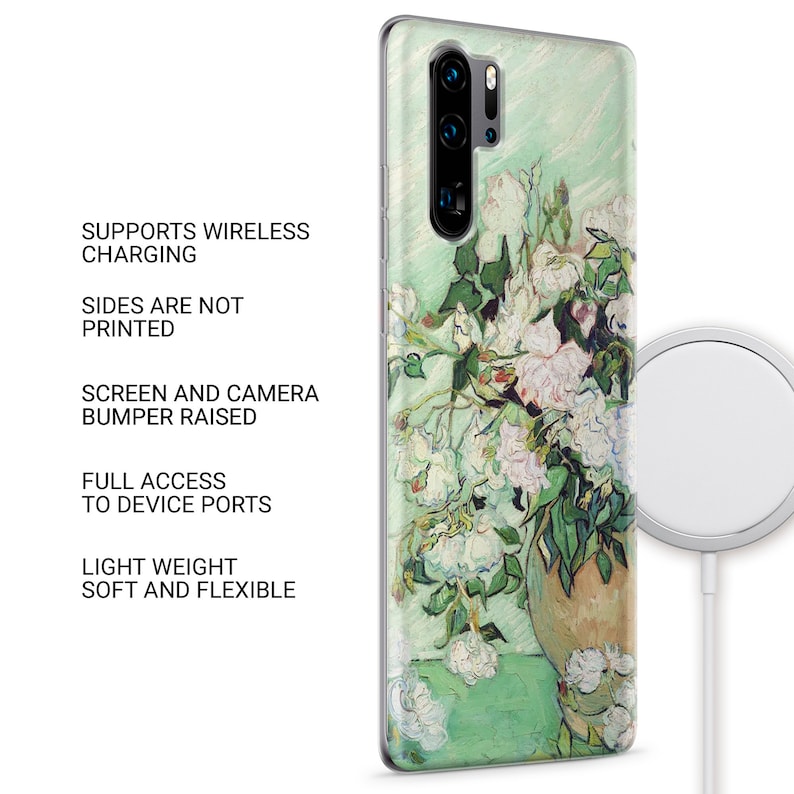 Op de afbeelding: Een transparante telefoonhoes met een verhoogde bumper, met een schilderij van witte rozen in een vaas tegen een groene achtergrond. De hoes ondersteunt draadloos opladen en heeft volledige toegang tot de poorten van het apparaat. Het is lichtgewicht en flexibel.
