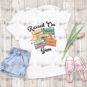 Raised on Tim PNG - Carattere in bianco e nero - Retro Cassette Tape PNG - Download digitale istantaneo