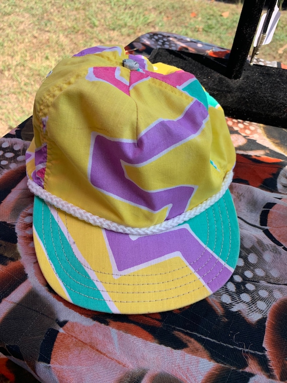Vintage 1990s Geometric hat in yellow purple pink 