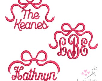 Może przedstawiać: Różowe wzory haftu z kokardkami i tekstem. Projekty obejmują "The Keanes", monogram z literami "LBE" i imię "Kathryn". Projekty są przeznaczone do haftu cyfrowego.