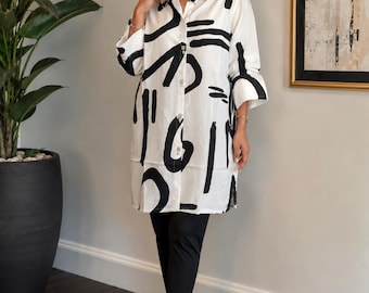 Chemise blanche à imprimé abstrait pour femme : Tunique noire et blanche, tenue décontractée pour femme
