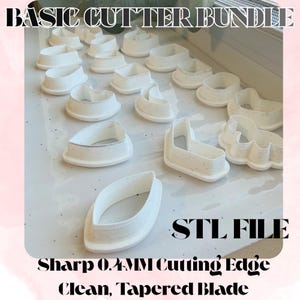 Könnte beinhalten: Eine Sammlung weißer Kunststoff-Ausstecher in verschiedenen Formen, darunter Herzen, Quadrate und abstrakte Formen. Das Bild enthält den Text "BASIC CUTTER BUNDLE" und "STL FILE" mit Details zur Schneidkante.
