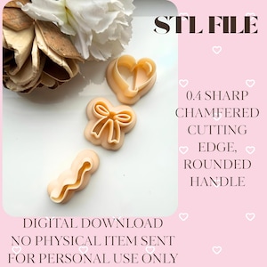 Könnte beinhalten: Drei beige Kunststoff-Ausstecher in Form eines Herzens, einer Schleife und einer wellenförmigen Linie. Das Bild enthält den Text "STL FILE" und "DIGITALER DOWNLOAD KEIN PHYSISCHER ARTIKEL GESENDET NUR FÜR DEN PERSÖNLICHEN GEBRAUCH". Der Text lautet auch "0.4 SHARP CHAMFERED CUTTING EDGE, ROUNDED HANDLE".