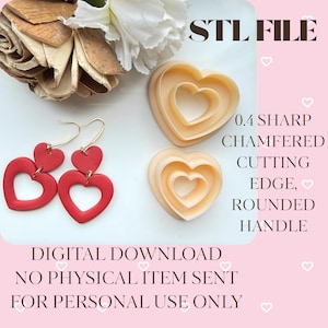 Könnte beinhalten: Rote herzförmige Ohrringe mit goldenen Haken und zwei herzförmigen Ausstechern. Das Bild enthält auch den Text "STL FILE", "0.4 SHARP CHAMFERED CUTTING EDGE, ROUNDED HANDLE", "DIGITAL DOWNLOAD NO PHYSICAL ITEM SENT FOR PERSONAL USE ONLY".