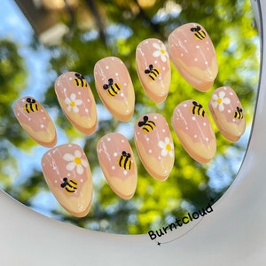 140 "Honey and Bees" Kawaii Cute Honeybees Insects French tips Press on Nails | Custom Hand-painted Nails | Almond Reusable Nails/Fake Nails