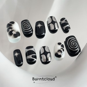 105 &quot;Milky Way Stroll&quot; Silver Chrome Stars Cute Black Press on Nails | Custom Hand-painted Nails | Short Fake Nails | Stick on Nails