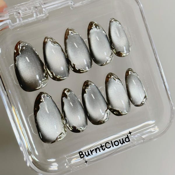 222 "Luminous Balls" Press on Nails: chroom, kattenoog, donker, op maat, handgeschilderd