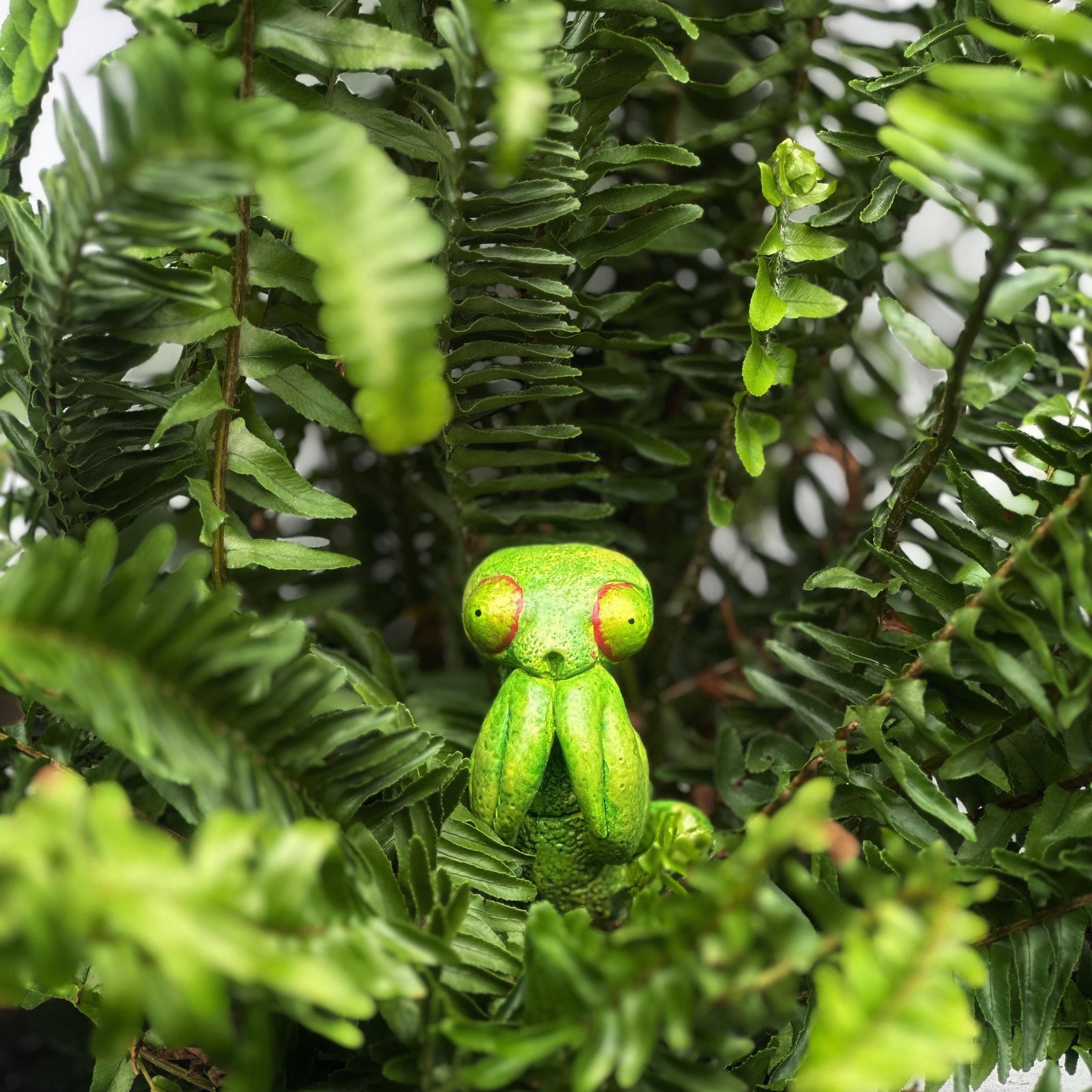 Praying Mantis Planter pot pal decor, indoor or outdoor