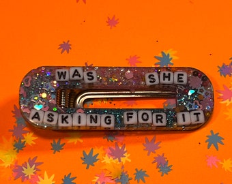 Courtney hair clip.