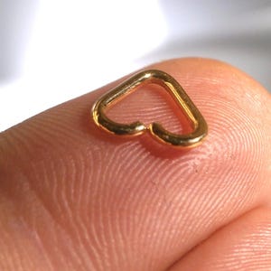 Boucle d'oreille coeur cartilage en or massif 14 carats, Daith Helix, Tragus, cerceau d'oreille, tour, conque, confortable, boucle d'oreille cadeau pour femme, piercing de jauge, cadeau pour elle