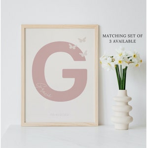 Impresión personalizada del nombre inicial - Individual o juego de 3 - Impresión de pared de guardería neutra - Arte de dormitorio infantil - Impresión neutra de nacimiento de niña