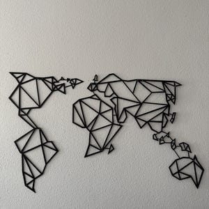 Carte du monde géométrique en métal | Décoration murale carte du monde moderne | Cadeau pour la fête des mères ou une pendaison de crémaillère | Décoration de salon de bureau