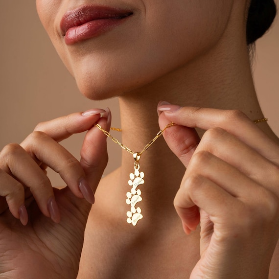 14k Gold Paw Print Name Necklace, Engraved Paw Pendant, Pet Memorial Jewelry for Women, Minimalist Paw Necklace, Pet Necklace, Gifts for Mom