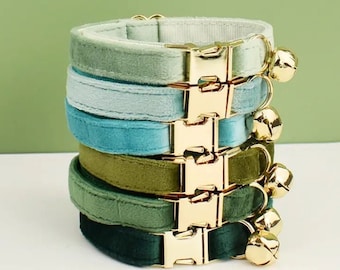 Personalisiertes Samt-Katzenhalsband mit Schleife und Glocke