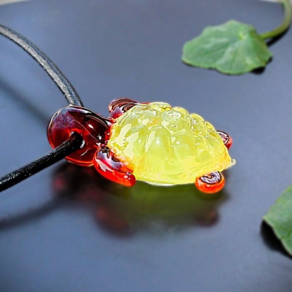 Pendentif tortue en verre de borosilicate