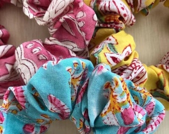 Vintage Handgemachte Scrunchies - 100% Baumwolle, Recycled Silk Sari Boho Scrunchies, gemusterte Scrunchies, Stocking Stuffer, Geschenk her