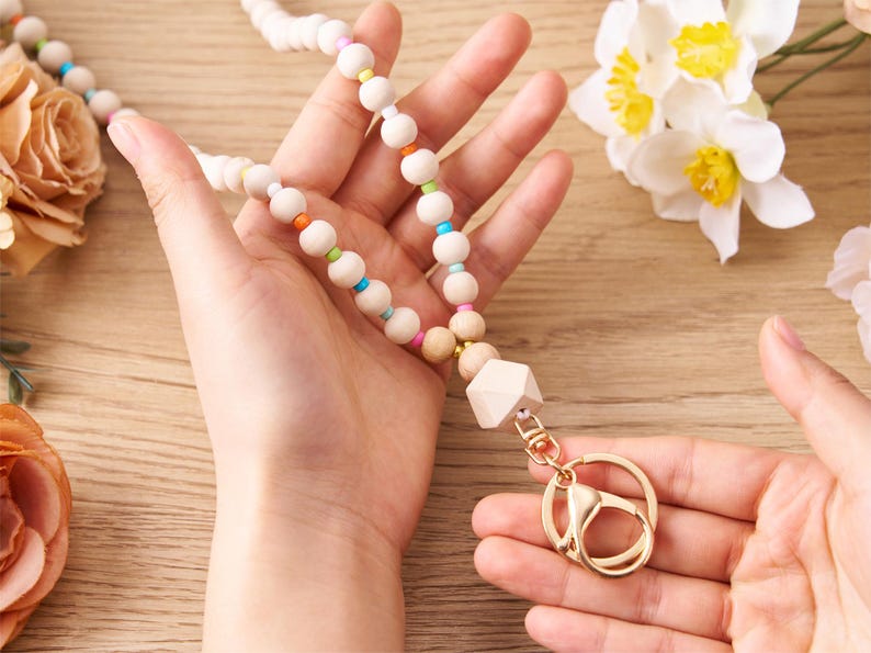 Cordão personalizado com contas de madeira estilo boho, porta-crachá para professor, presente personalizado com nome do professor, cordão de identificação para professor com nome, presentes de agradecimento ao professor imagem 8
