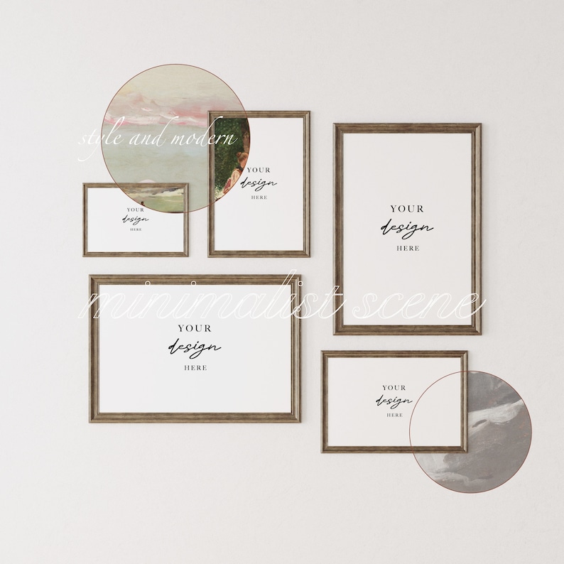 Op de afbeelding: Een set van vijf bruine houten fotolijsten met witte passe-partouts en de tekst "YOUR design HERE" in elk frame. De frames zijn in een minimalistische stijl op een witte muur gerangschikt met twee abstracte aquarel cirkels op de achtergrond.