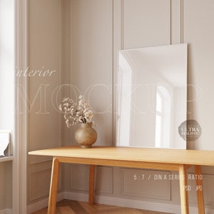 Vit rammodell, 5x7 väggkonstmodell, rammodell DIN A3, modern inredningsmodell, glasreflektionsram PSD, bohemisk ram på träbord