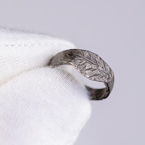 Late Roman Silver Ring with Palm Branch Motif - “Palmaris” (3rd–5th Century AD) – EU 45 / US 3.25