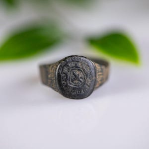 Authentic Medieval to Early Modern Bronze Star Signet Ring ‘Henricus’ – 14th–17th C, EU 61 / US 9.5, Medieval Artifact