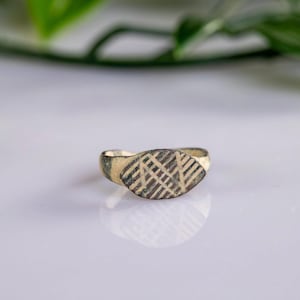 Medieval Bronze Signet Ring 'Sigismundus' (12th-15th c. AD) EU 44/US 3