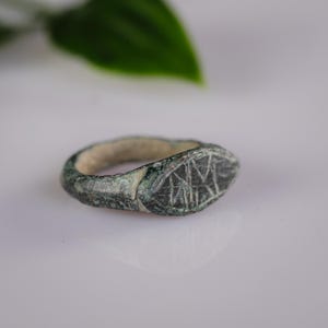 Authentic Late Roman to Early Medieval Bronze Ring “Valerianus” – Bezel with Linear Engraving, 3rd–7th Century CE – EU 45 / US 3.25