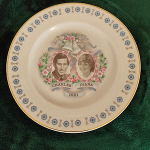 Mayfair Fine Bone China collectors plate to celebrate the wedding of  CHARLES AND DIANA 1981