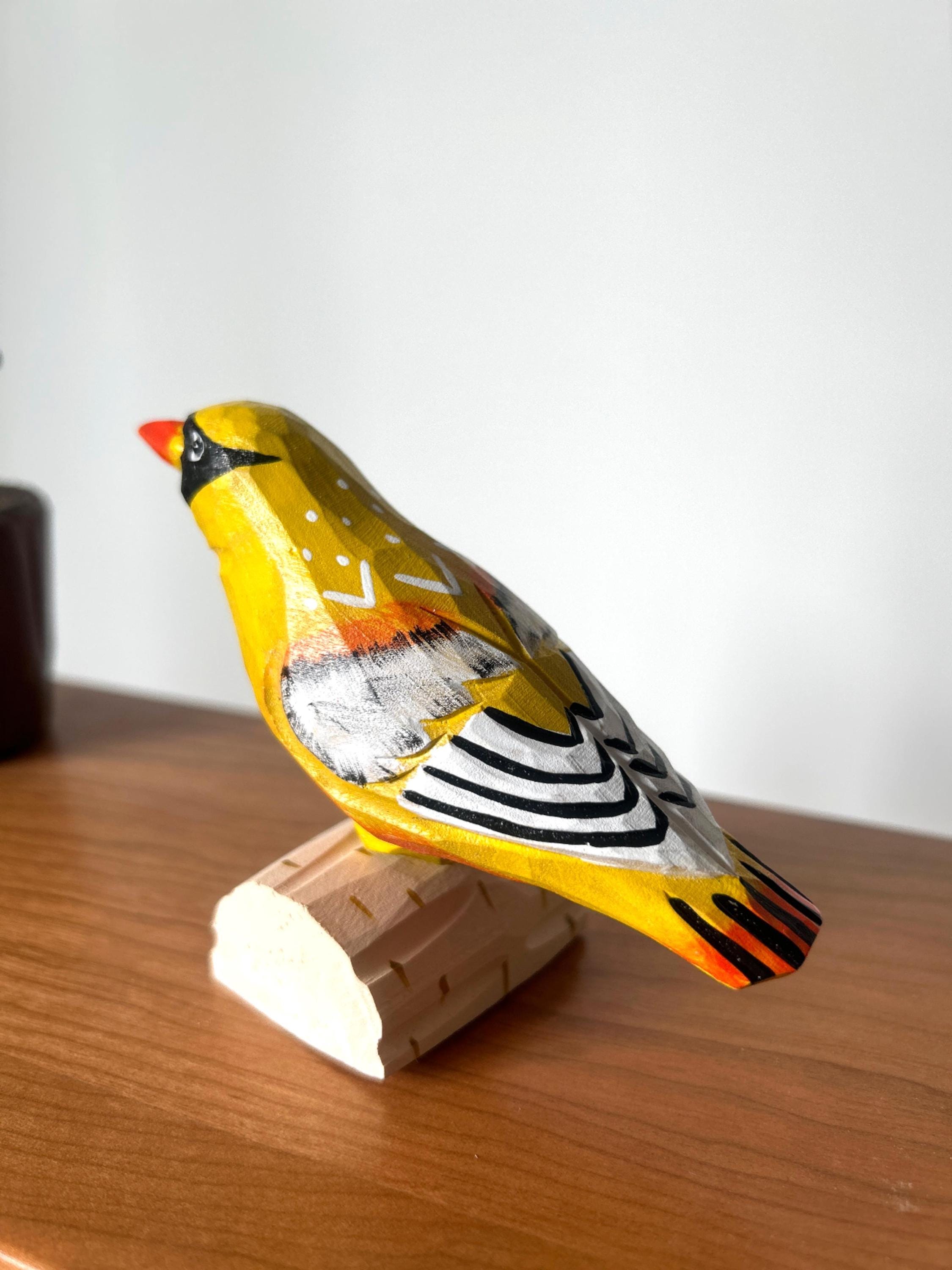 手作りの木製の鳥の置物：台座に彫られた鳥の彫刻 - Etsy 日本