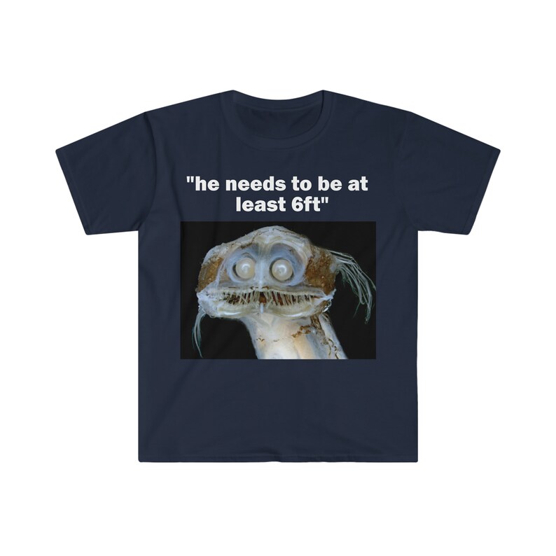 Necesita tener al menos una camiseta de 6 pies, una camiseta divertida, una camiseta sarcástica, una camiseta Meme, una camiseta ofensiva, una camiseta para hombres, una camiseta ofensiva imagen 3