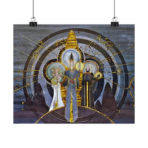 Puede incluir: Una pintura digital de tres figuras con túnicas de pie en una plataforma. Las figuras están rodeadas por un patrón circular de líneas doradas y azules. El fondo es gris oscuro con un efecto de acuarela.