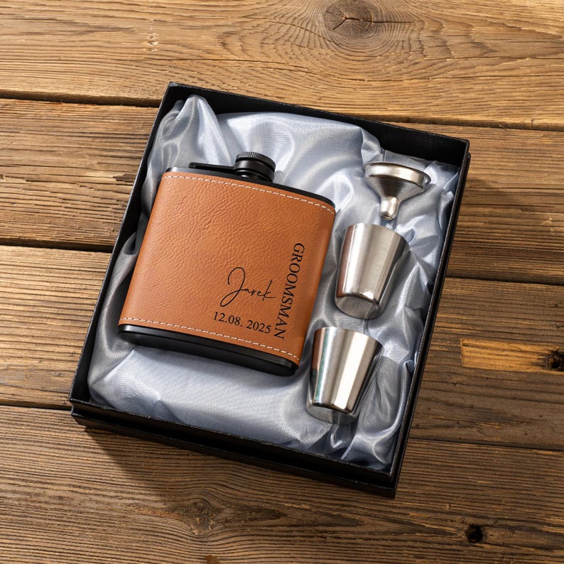 Flask with leather lining