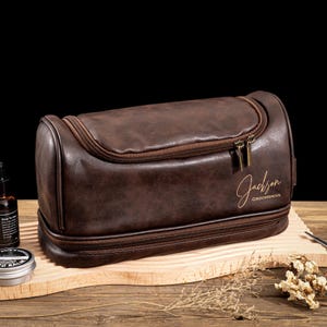 Gepersonaliseerde leren toilettas voor heren, leren accessoire voor heren, cadeaus bruidsjonkers, gegraveerde dopp-kit, cadeau voor hem, reistoilettas