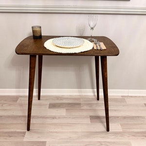 Tavolo da pranzo rotondo in legno di noce scuro, tavolo da pranzo stretto personalizzabile, mobili da cucina, tavolo moderno salvaspazio in legno di pino per 2 persone