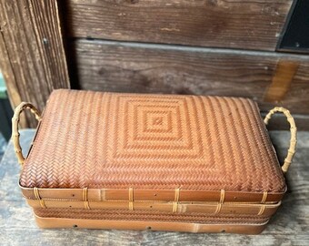 Rare collectible early Showa hanami picnic basket with inner bamboo tray and decorative curved bamboo handles.