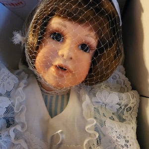 Vintage Ganz Cottage Collectibles Porcelain Doll &quot;LISA&quot;
