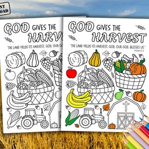 Könnte beinhalten: Zwei Malvorlagen mit dem Text "GOD GIVES THE HARVEST" und Illustrationen einer Ernteszene, darunter Kürbisse, Mais und ein Traktor. Die Seiten sind zum Ausmalen mit Buntstiften bereit.