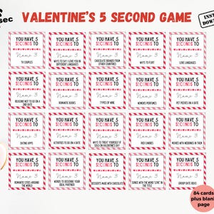 Puede incluir: Un juego de 84 cartas para el Día de San Valentín con rayas rosas y rojas. Las cartas tienen un tema de juego de 5 segundos e incluyen indicaciones como "Nombra 3 parejas de televisión" y "Nombra 3 formas de decir te amo en diferentes idiomas".