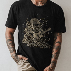 Gürteltier Gitarrist Shirt | Gürteltier-Shirt | Gürteltier-T-Shirt | Gitarrist Shirt | Musikliebhaber-Shirt | Tier Musik Tee | Funky Gürteltier Shirt
